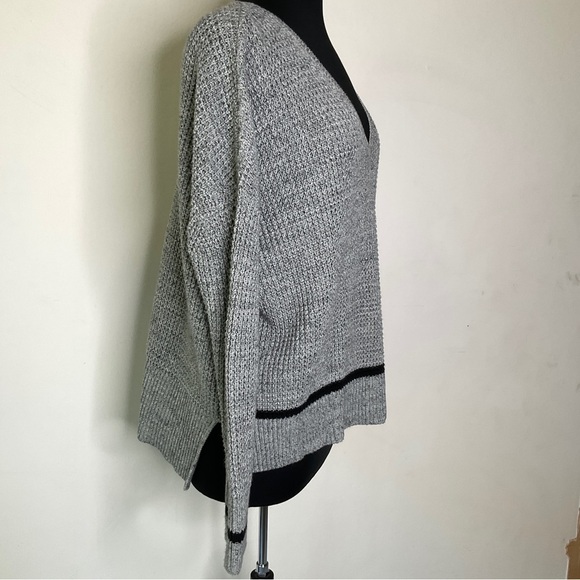 White + Warren Extended Shoulder V-Neck Sweater High & Low Cotton Grey Large - Picture 4 of 11